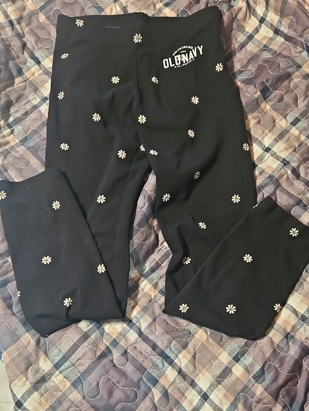 Old Navy Black Leggings with White Daisy Print